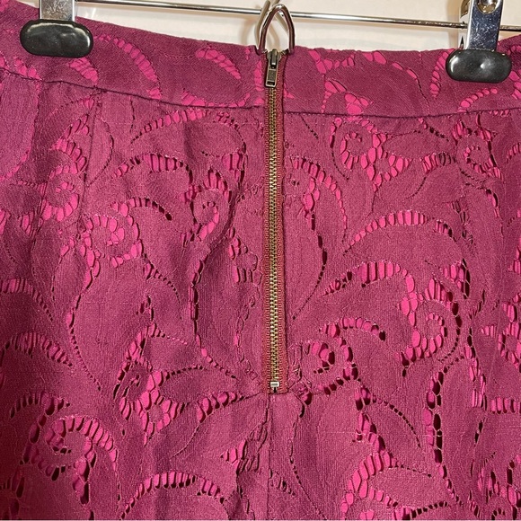 CAbi style 922 Frolic plum lace pencil skirt exposed back zipper - Picture 5 of 9
